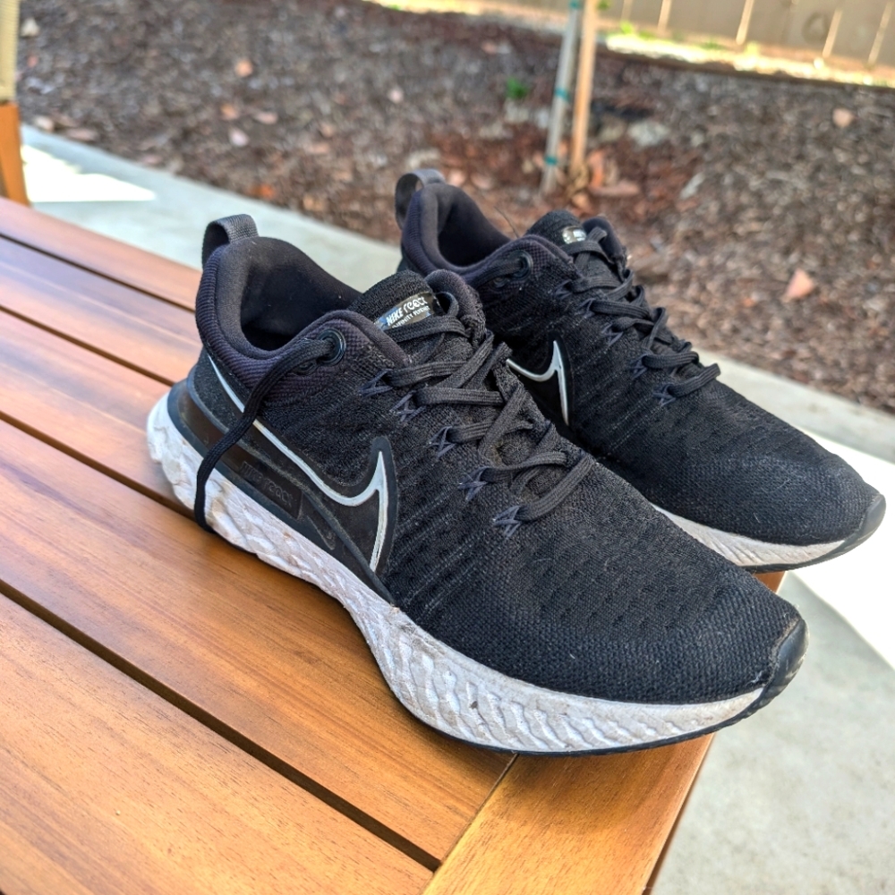 Women's Nike Infinity React Size 8.5 Black and white colorway